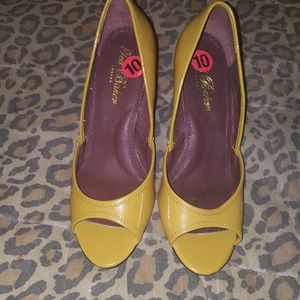 Brand NWOB Mustard Ted Baker Peeptoe Pumps